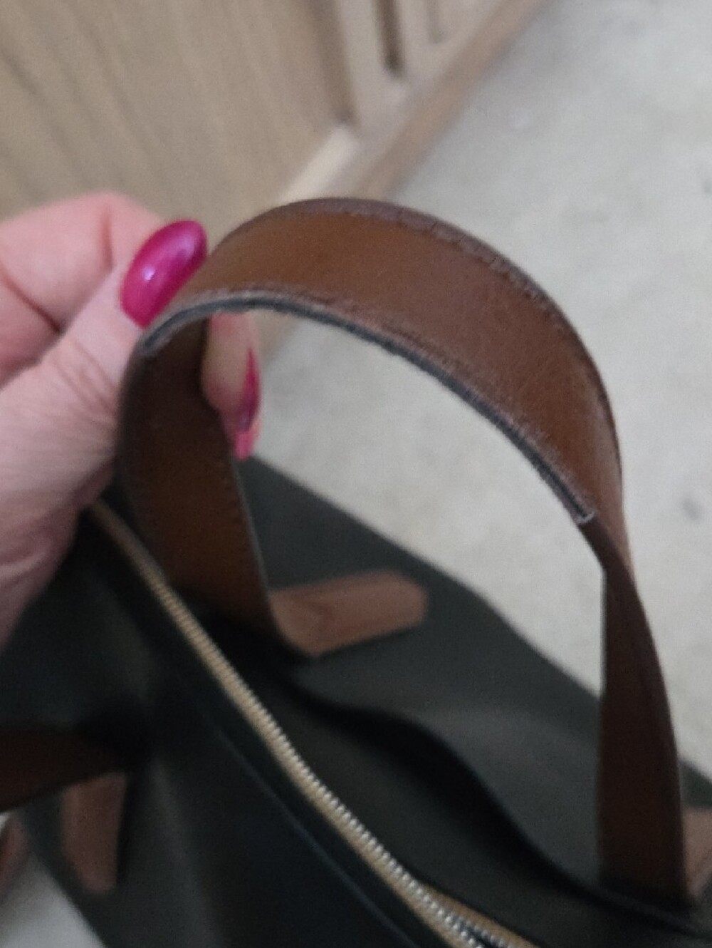 Fossil Two-Tone Black & Brown Syndey Satchel Bag - Classic Carry & Crossbody - Picture 11 of 13